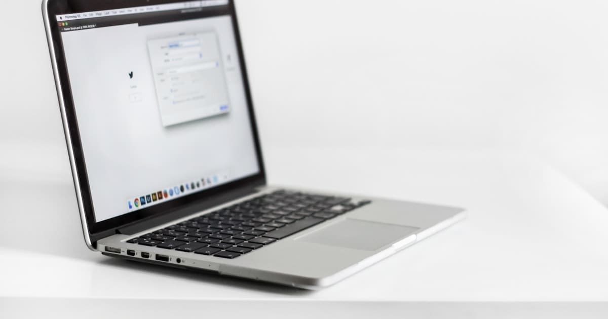 Poste de travail dédié à la prospection par email