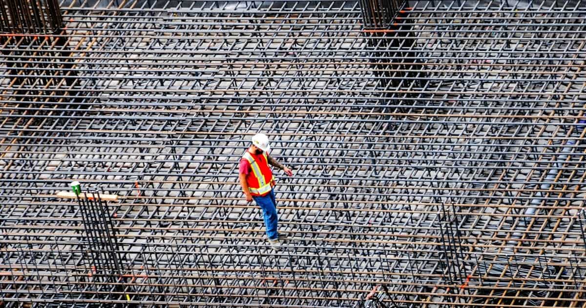 Technicien en intervention sur un chantier
