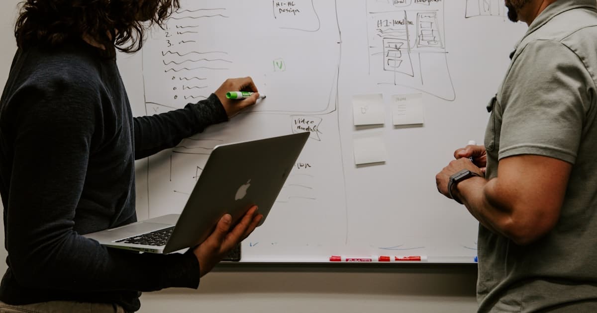 Équipe marketing au travail